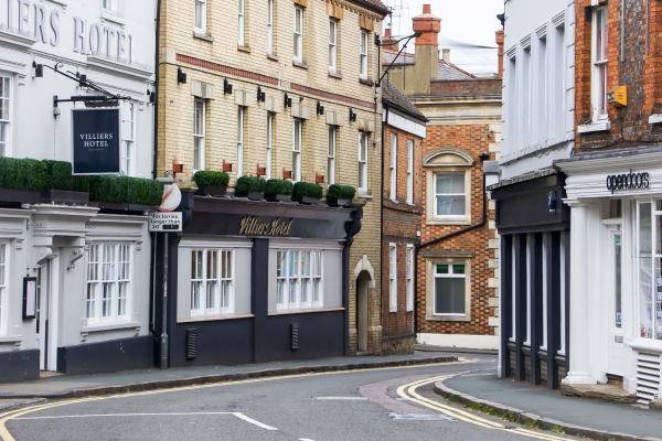 5 reasons to live in Buckingham! image
